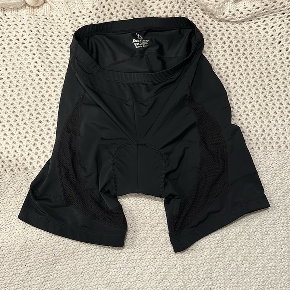 BEROY MENS BICYCLE SHORT SIZE L - Picture 1 of 5